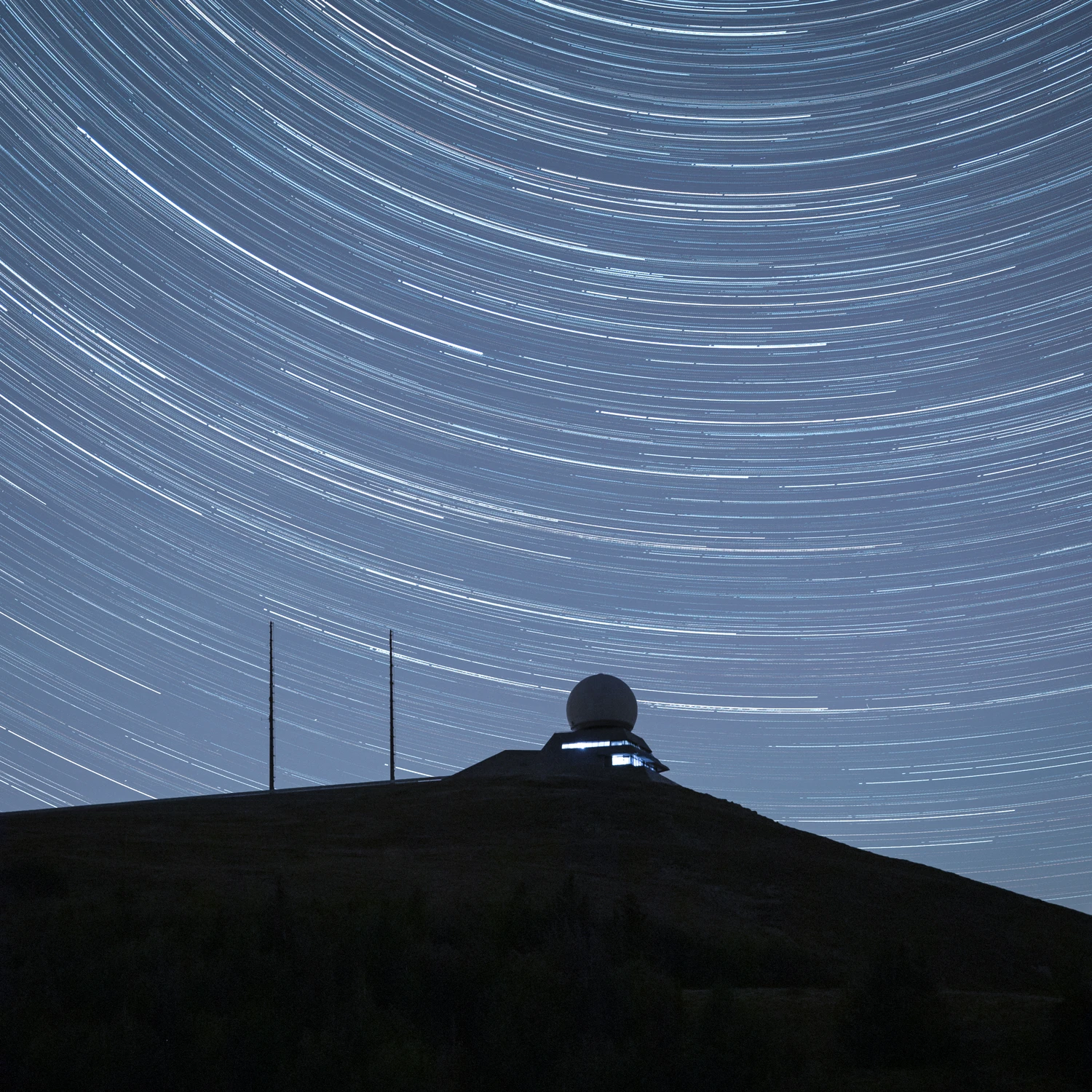 Dôme sous les filaments célestes